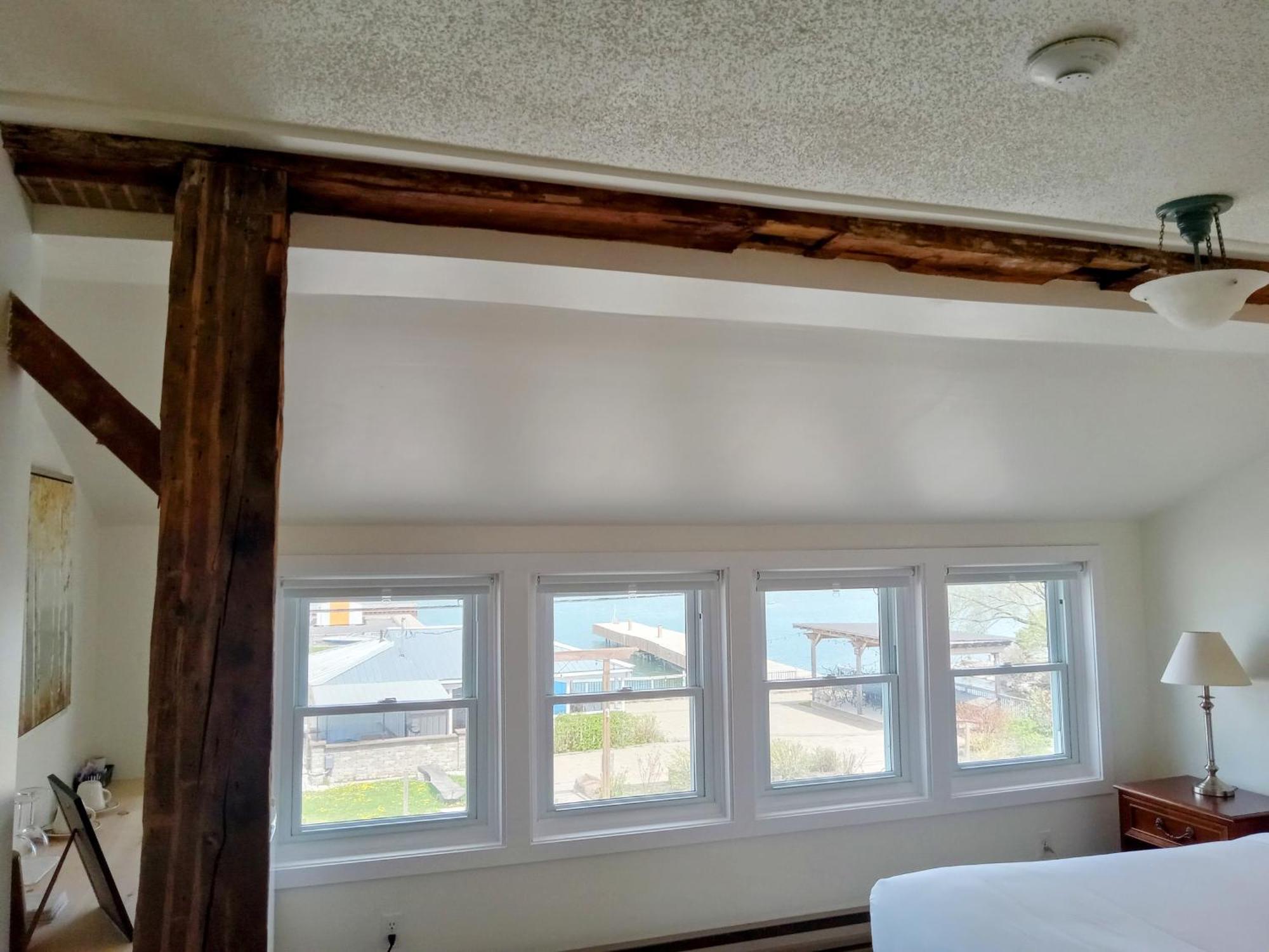 Hotel Wolfe Island Marysville エクステリア 写真
