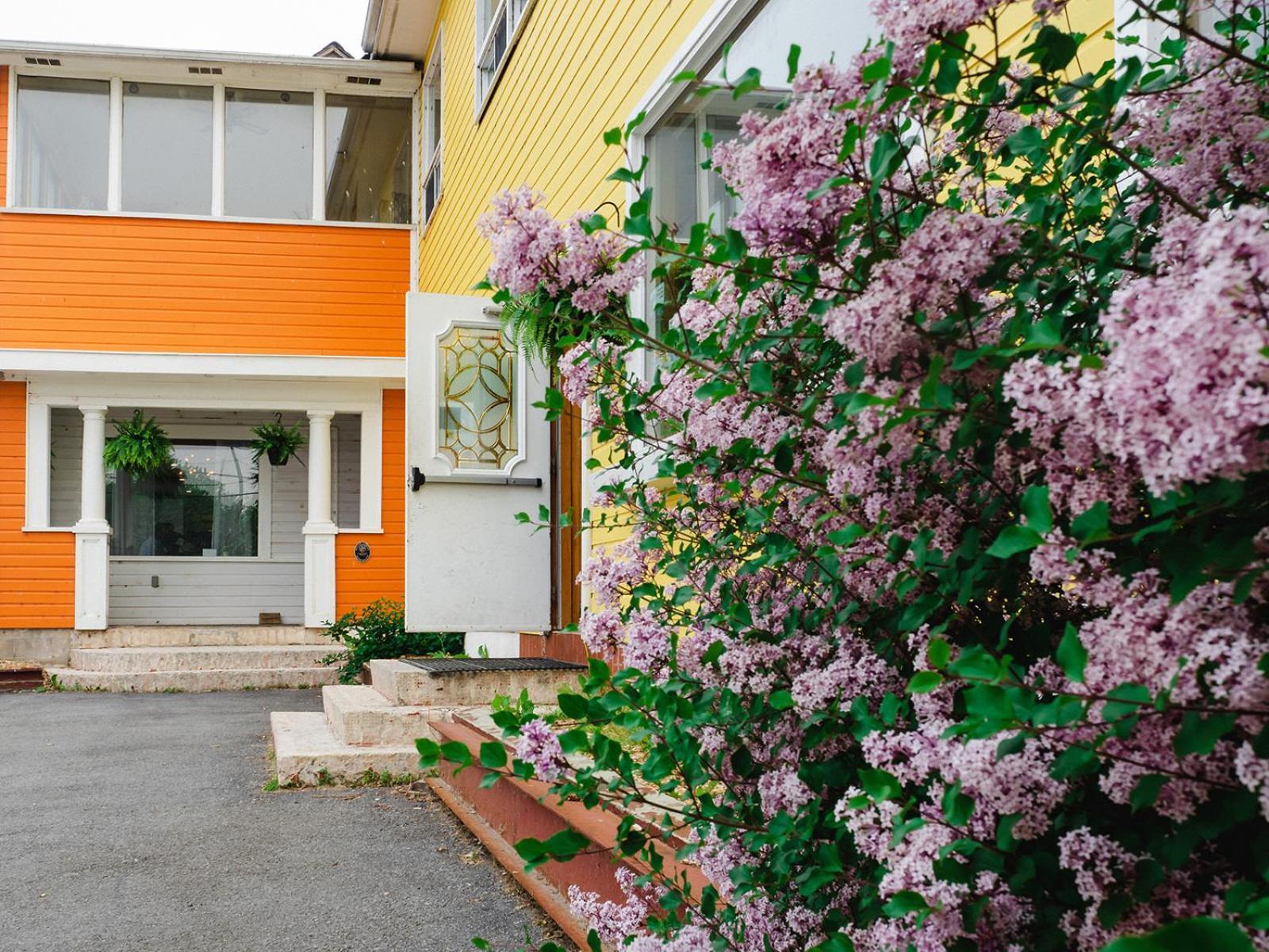 Hotel Wolfe Island Marysville エクステリア 写真